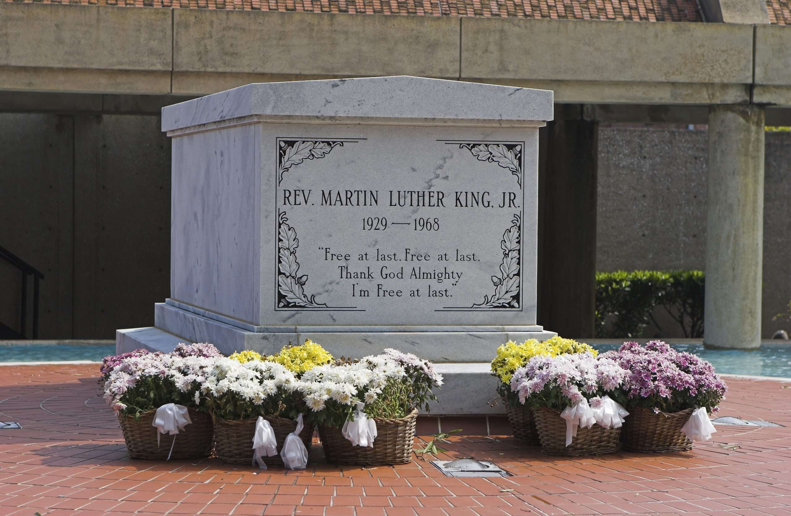 atlanta-luther-king-grave-ovago