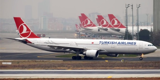 Turkish Airlines, TC-JOE, Airbus A330-303 (39244511204) (cropped)