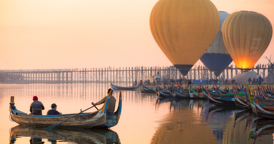 Explore Old Bagan Myanmar - Balloons