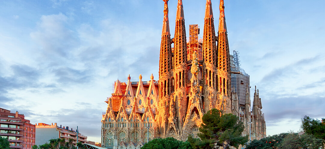 sagrada familia barcelona gaudi basilica spain architecture landmark sunset