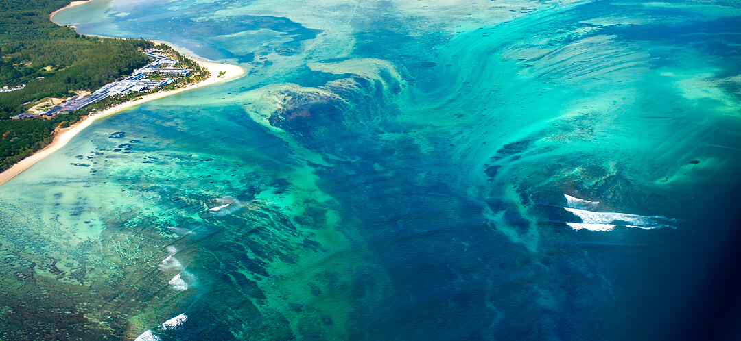 underwater waterfall illusion mauritius close up sand movement ovago
